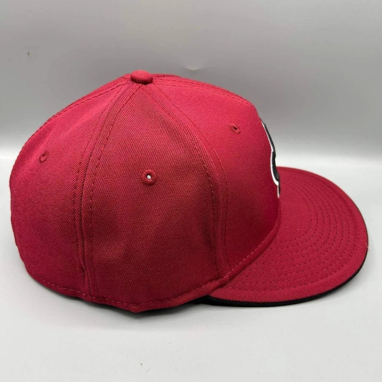 Under Armour South Carolina Gamecocks Hat Men 7 1/4 NCAA Fitted Cap New Size ONE SIZE - 7 Thumbnail