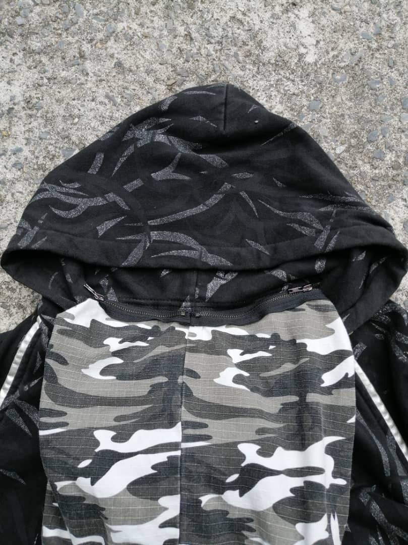 Hypebeast Alienegra Balaclava Mask Allover Print Zipper Hoodie Size US M / EU 48-50 / 2 - 21 Thumbnail