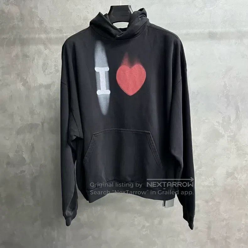 Balenciaga Balenciaga Black letter heart pattern print casual sweatsh Size US S / EU 44-46 / 1 - 1 Thumbnail