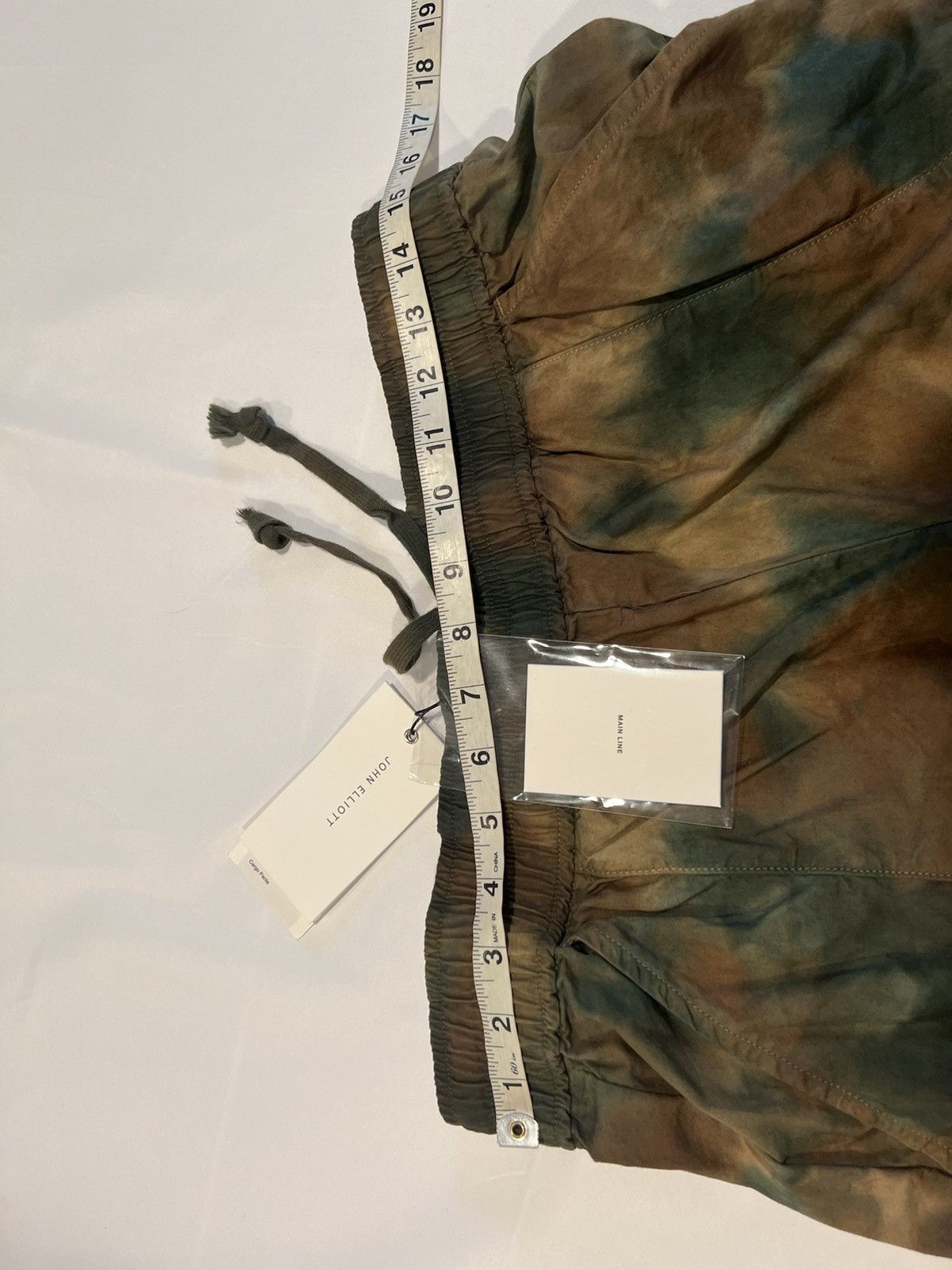 John Elliott John Elliott tie dye cargo camo pants. 2/M. $498 Size US 32 / EU 48 - 7 Thumbnail