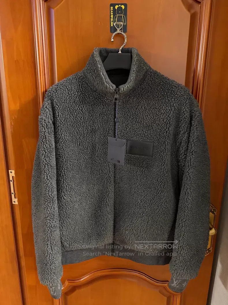 Louis Vuitton Louis Vuitton Grey teddy plush lined full print jacket Size US L / EU 52-54 / 3 - 1 Thumbnail