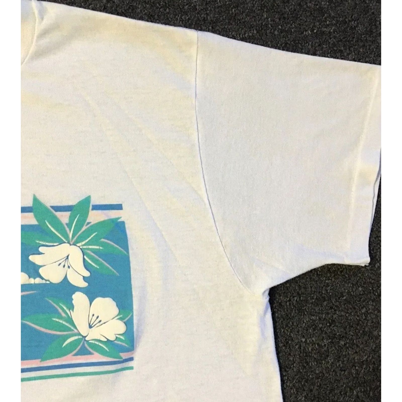 Vintage VINTAGE Arizona Hummingbird Shirt S White 80s 90s Grunge Beach Sun Palm Trees Animal Flower Military USA Men T-Shirt Size US S / EU 44-46 / 1 - 7 Thumbnail
