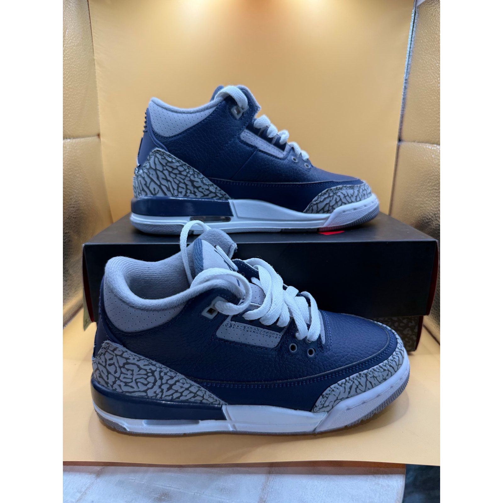 Jordan Brand Jordan 3 Georgetown Size 4 Size US 5 / EU 37 - 10 Thumbnail