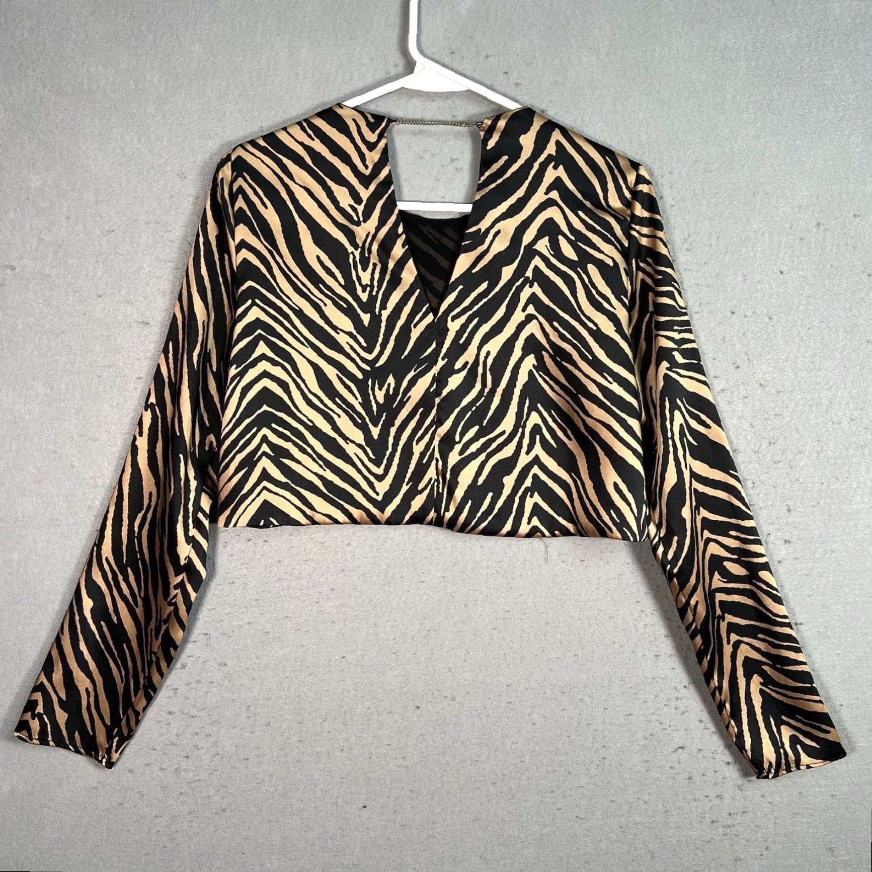 Zara Zara Cropped Blouse Womens Satin Animal Print Black Small Long Sleeve Round Neck Shirt, VINTAGE? (note: cannot add extra text) Size S / US 4 / IT 40 - 7 Thumbnail