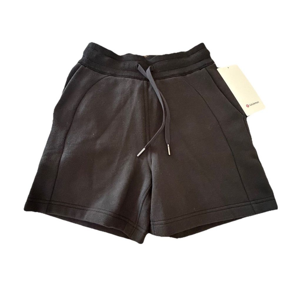 Lululemon LULULEMON SCUBA HIGH RISE SHORT 5” BLACK COLOR SIZE 4 NWT Size 27" / US 4 / IT 40 - 1 Thumbnail