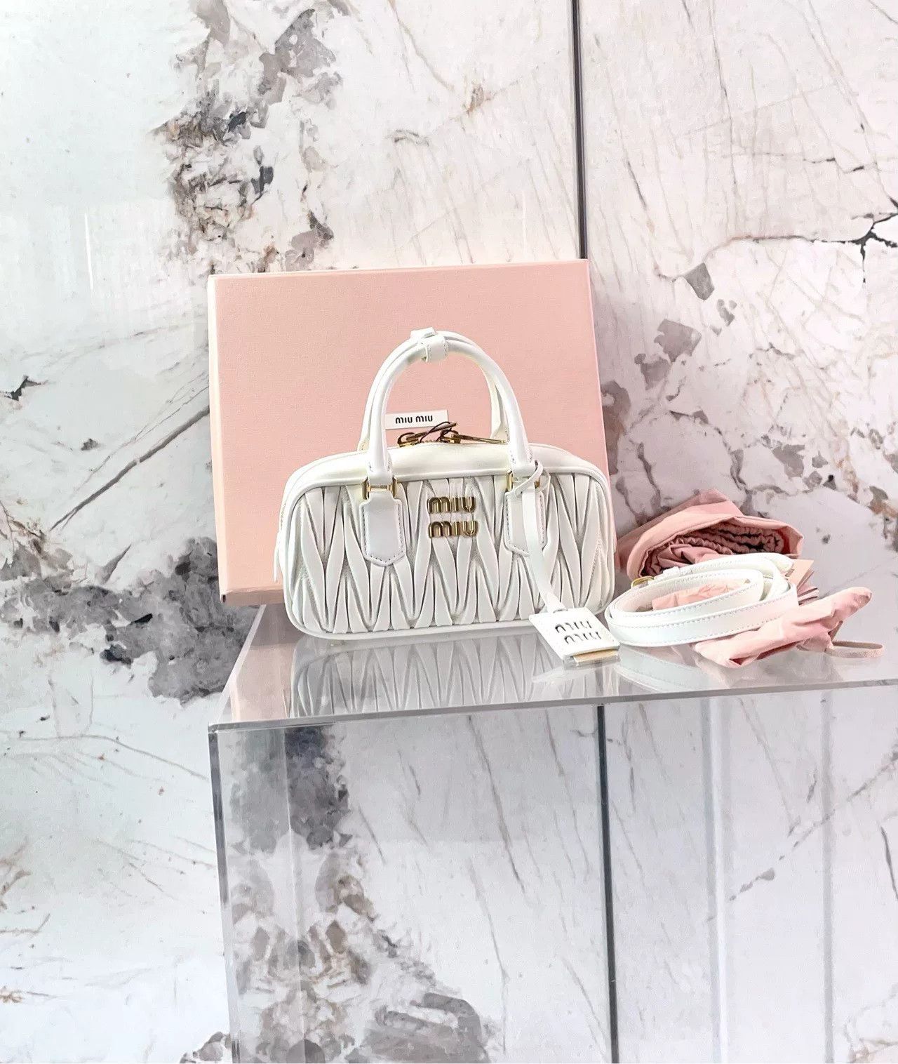 Miu Miu Pre-loved Bag Very good condition Size ONE SIZE - 1 Thumbnail