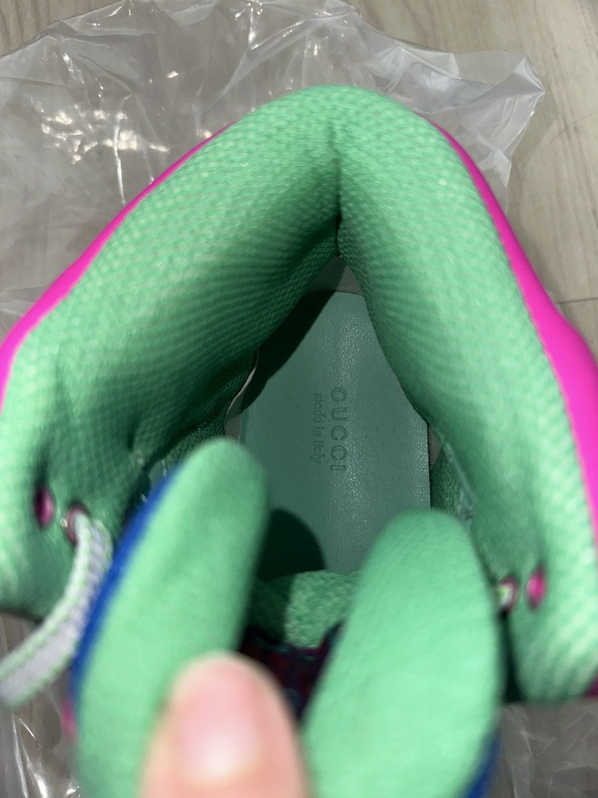 Gucci WOMEN'S GUCCI BASKET SNEAKER Size US 9.5 / IT 39.5 - 7 Thumbnail