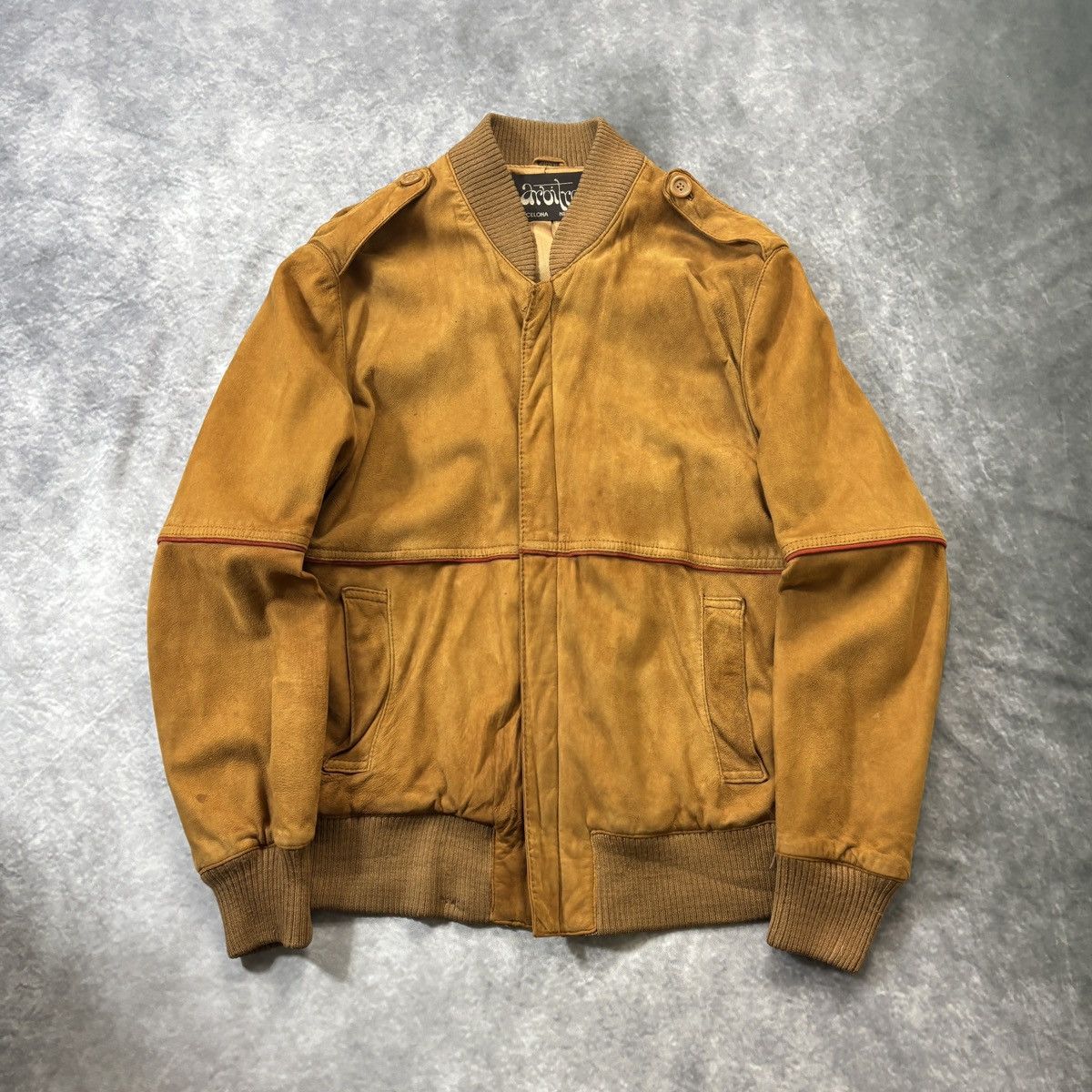 Other × Vintage 1970s Suede Bomber Jacket 70s Vintage Spanish Wheat Brown S Size US S / EU 44-46 / 1 - 1 Thumbnail