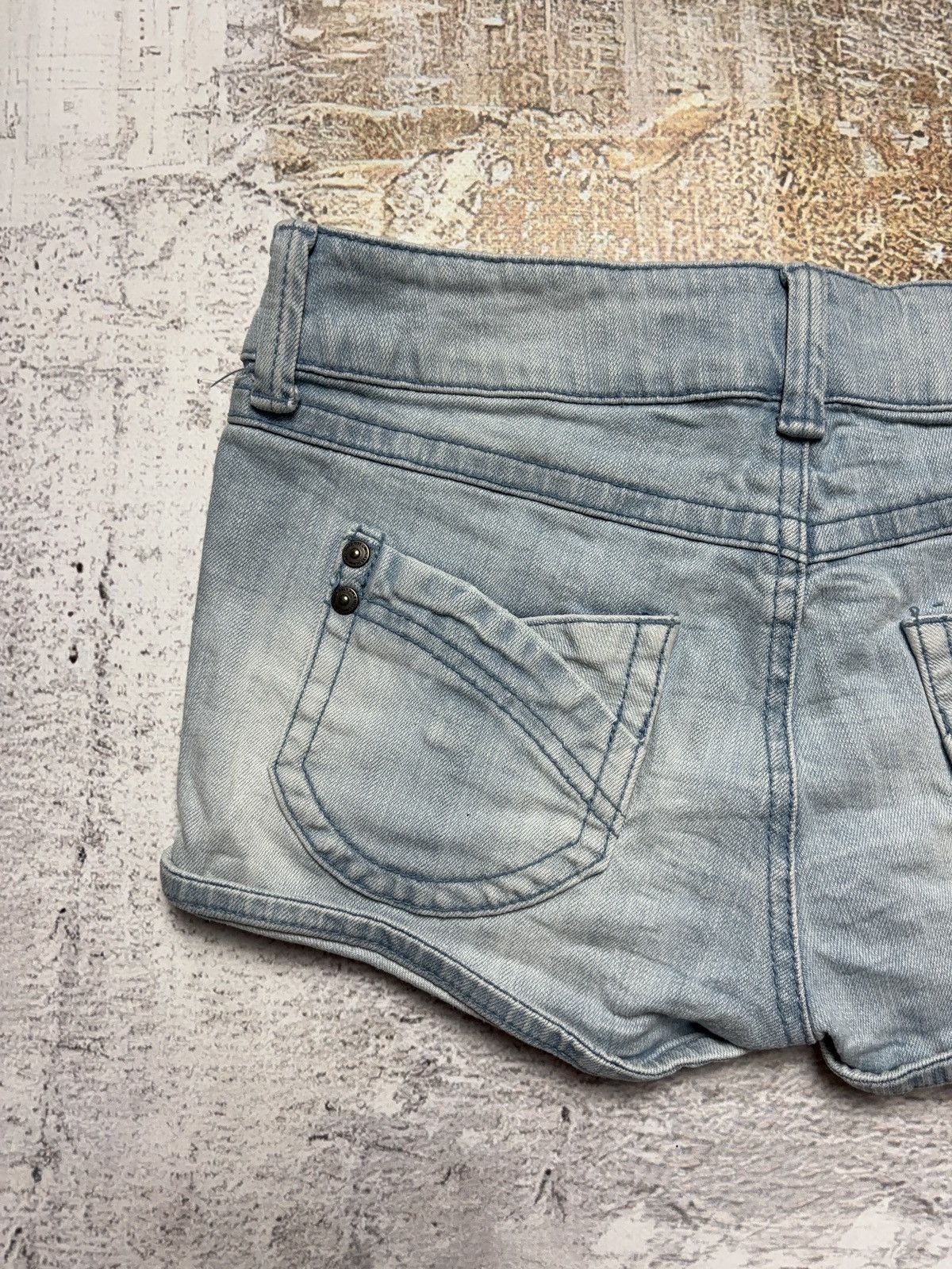 Japanese Brand × Vintage Vintage pockets micro mini denim shorts Size 28" / US 6 / IT 42 - 5 Thumbnail