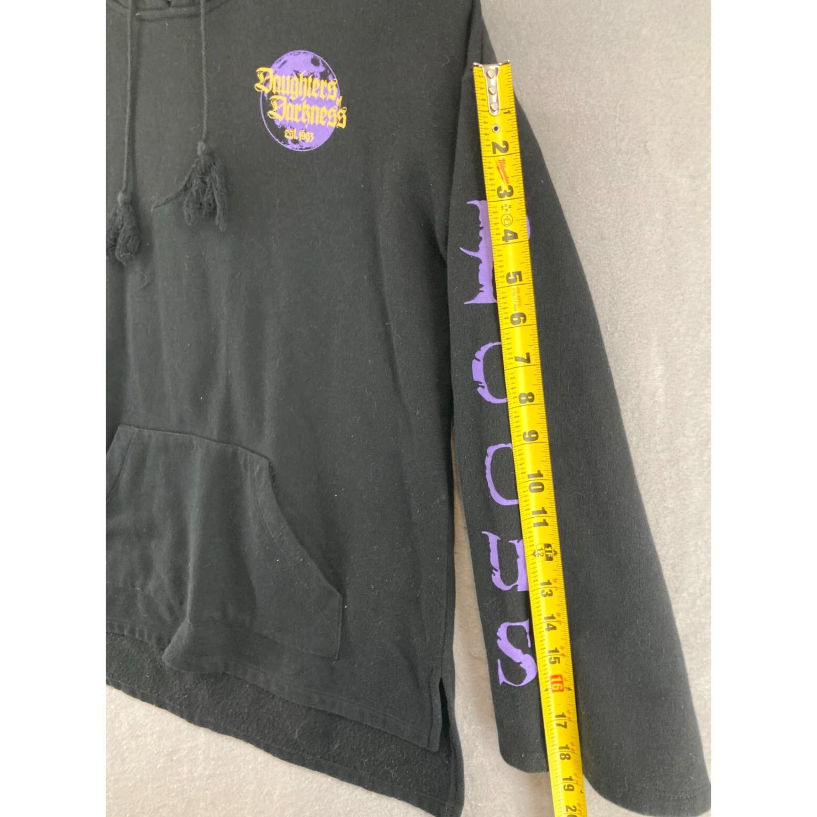 Disney Hocus Pocus Disney Womens Hoodie Small Bell Sleeve Daughters Of Darkness Size S / US 4 / IT 40 - 6 Thumbnail