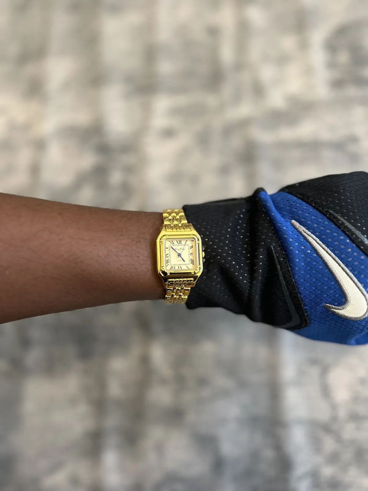 Other Vintage 90s vintage retro luxury style quartz Gold watch Size ONE SIZE - 1 Thumbnail