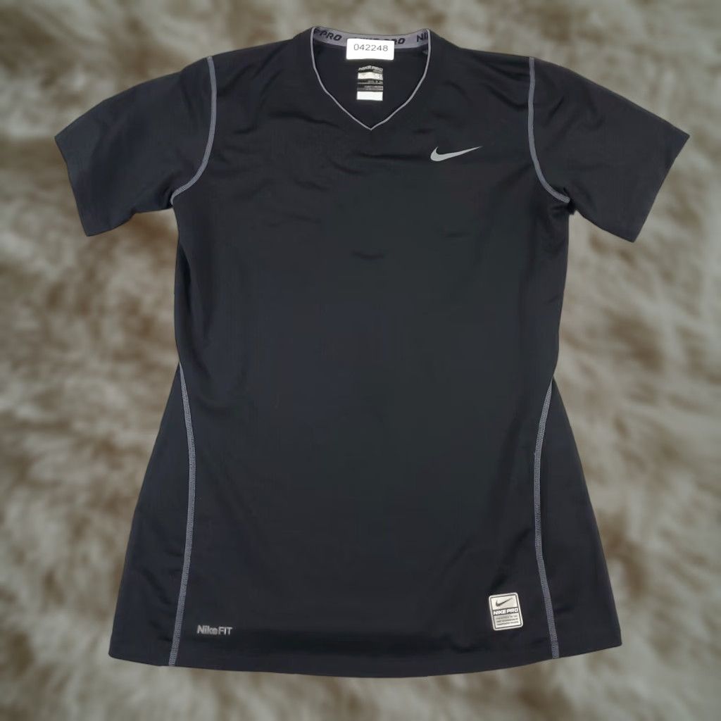 Nike Nike T Shirt Mens Size Small Black Pro Swoosh Training Active Short Sleeve Size US S / EU 44-46 / 1 - 1 Thumbnail