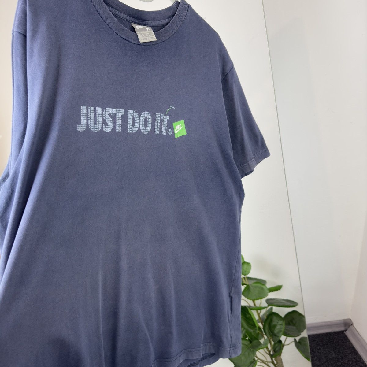 Nike Vintage Faded Nike Just Do It T-shirt Y2K Style Oversized Size US XL / EU 56 / 4 - 4 Thumbnail