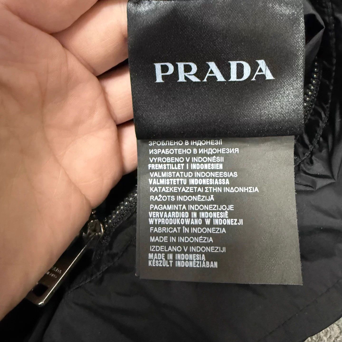Prada Prada Reversible Black Gray Nylon Jacket 48 Logo-Hem Size US M / EU 48-50 / 2 - 4 Thumbnail
