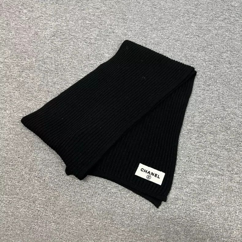 Chanel Chanel 23K black letter sequin cashmere scarf 2503-Nextarro Size ONE SIZE - 1 Thumbnail