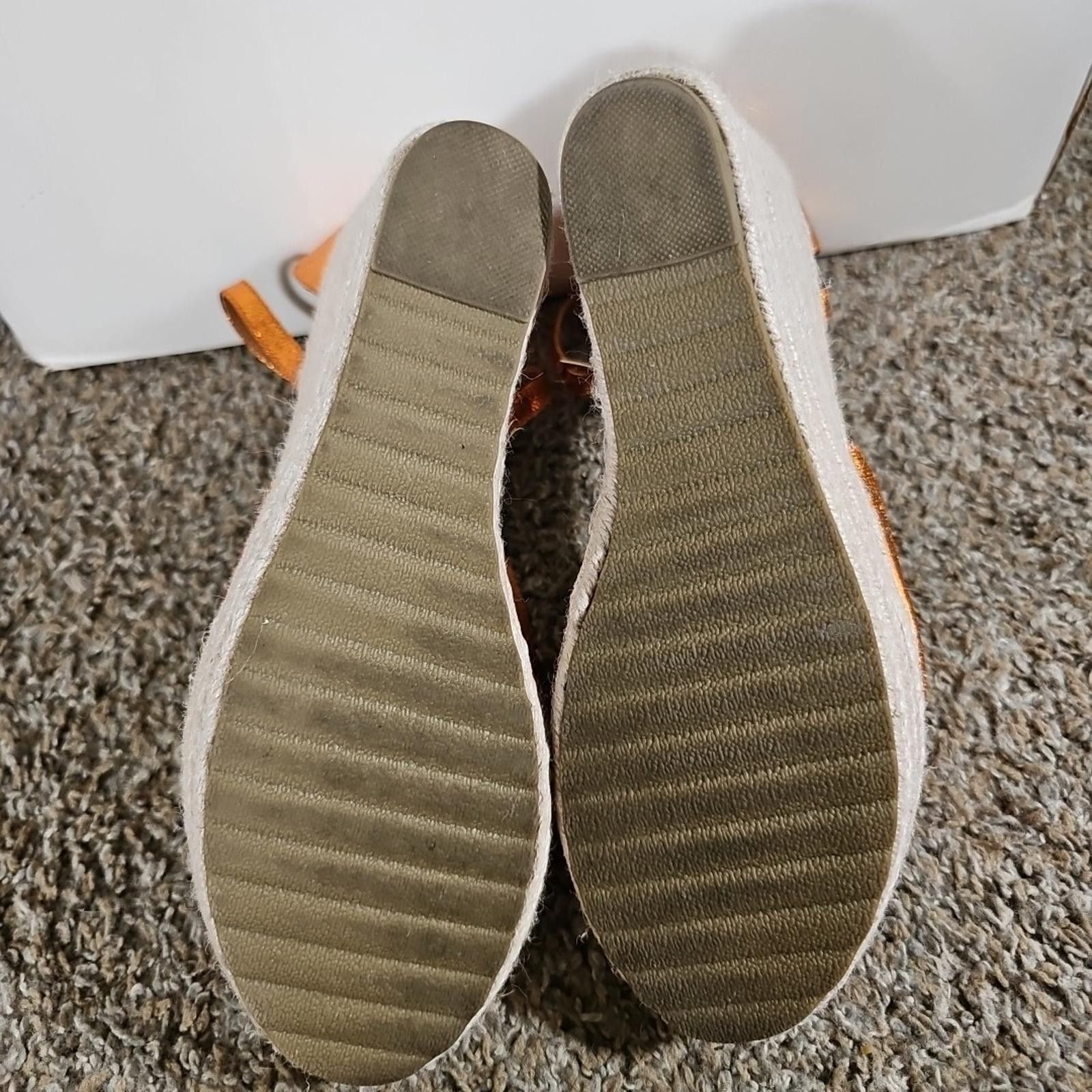 The Unbranded Brand No Brand Sz42 Orange Wedge Sandal Heel MISSING 1 ANKLE STRAP Size US 7.5 / IT 37.5 - 6 Thumbnail