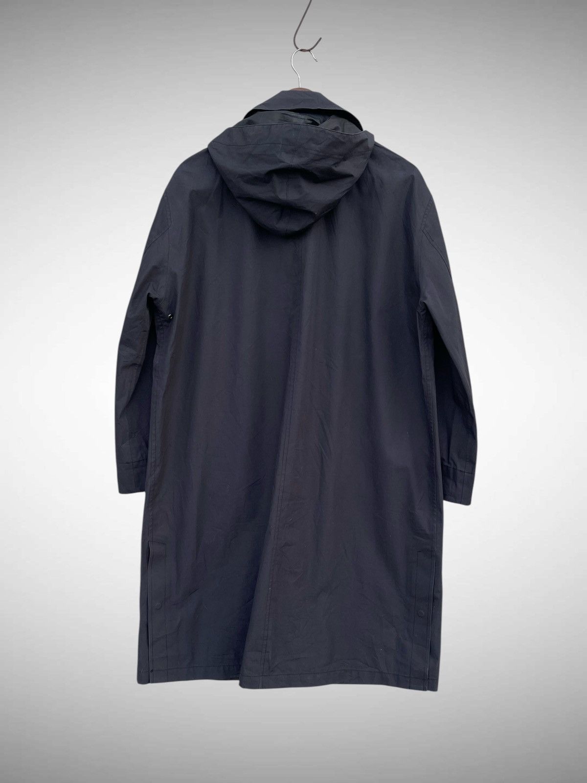 Lemaire × Uniqlo UNIQLO U LEMAIRE OVERSIZED WATERPROOF HOODED COAT Size US M / EU 48-50 / 2 - 3 Thumbnail