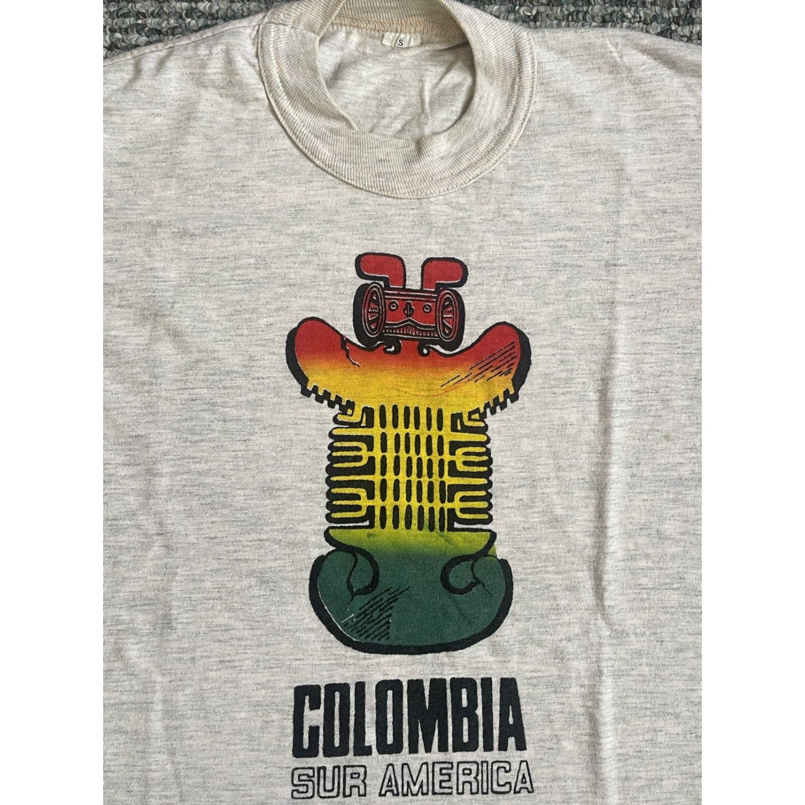 Hanes VINTAGE Hanes Columbia Shirt Adult Small S Short Sleeve Cotton 80s 90s Travel Gray Mens Size US S / EU 44-46 / 1 - 3 Thumbnail