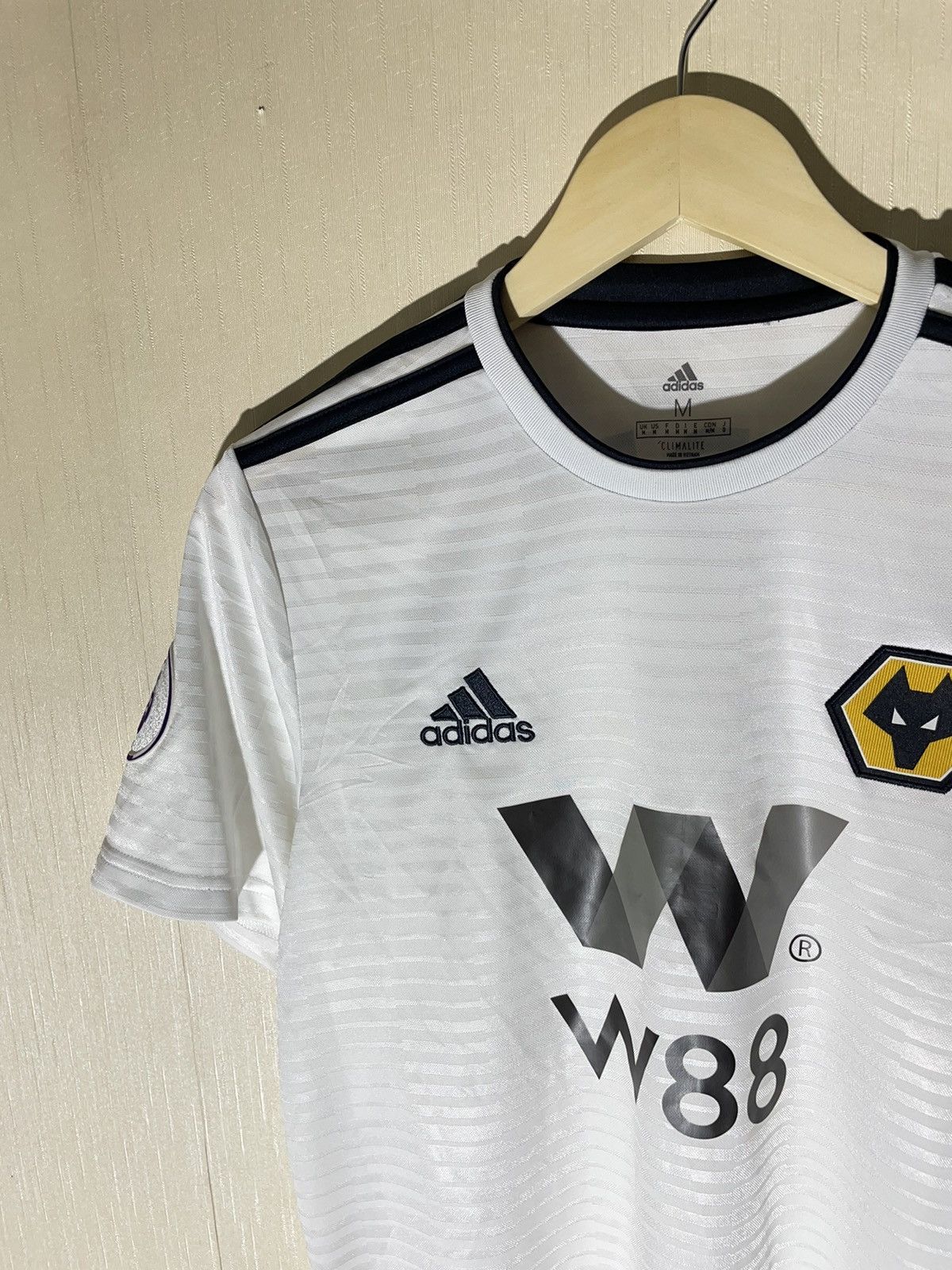 Adidas adidas wolverhampton 2018 soccer jersey Size US M / EU 48-50 / 2 - 4 Thumbnail