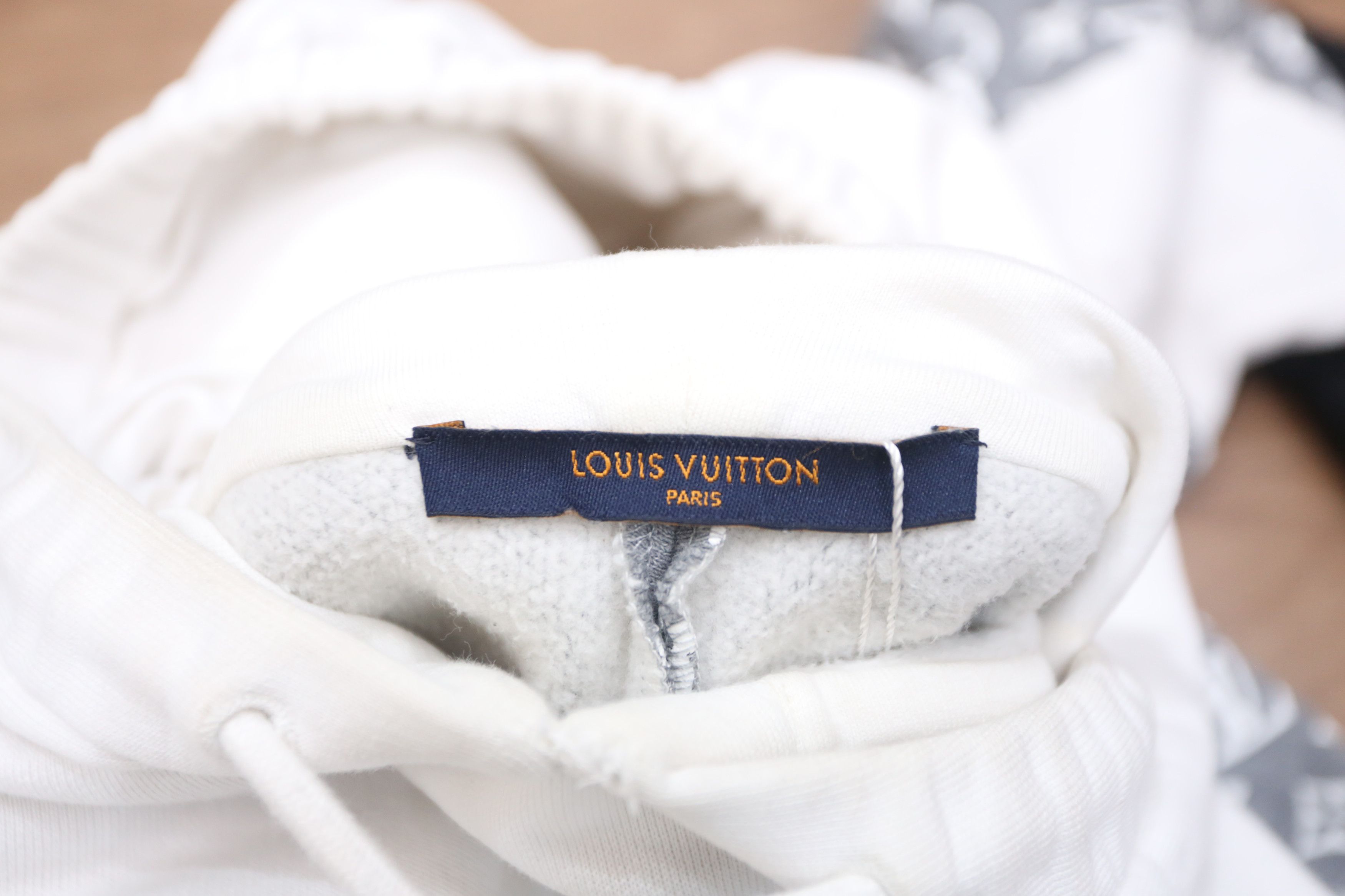 Louis Vuitton Louis Vuitton - VA - S/S 20 - Monogram Circle Cut Hoodie Size US L / EU 52-54 / 3 - 9 Thumbnail