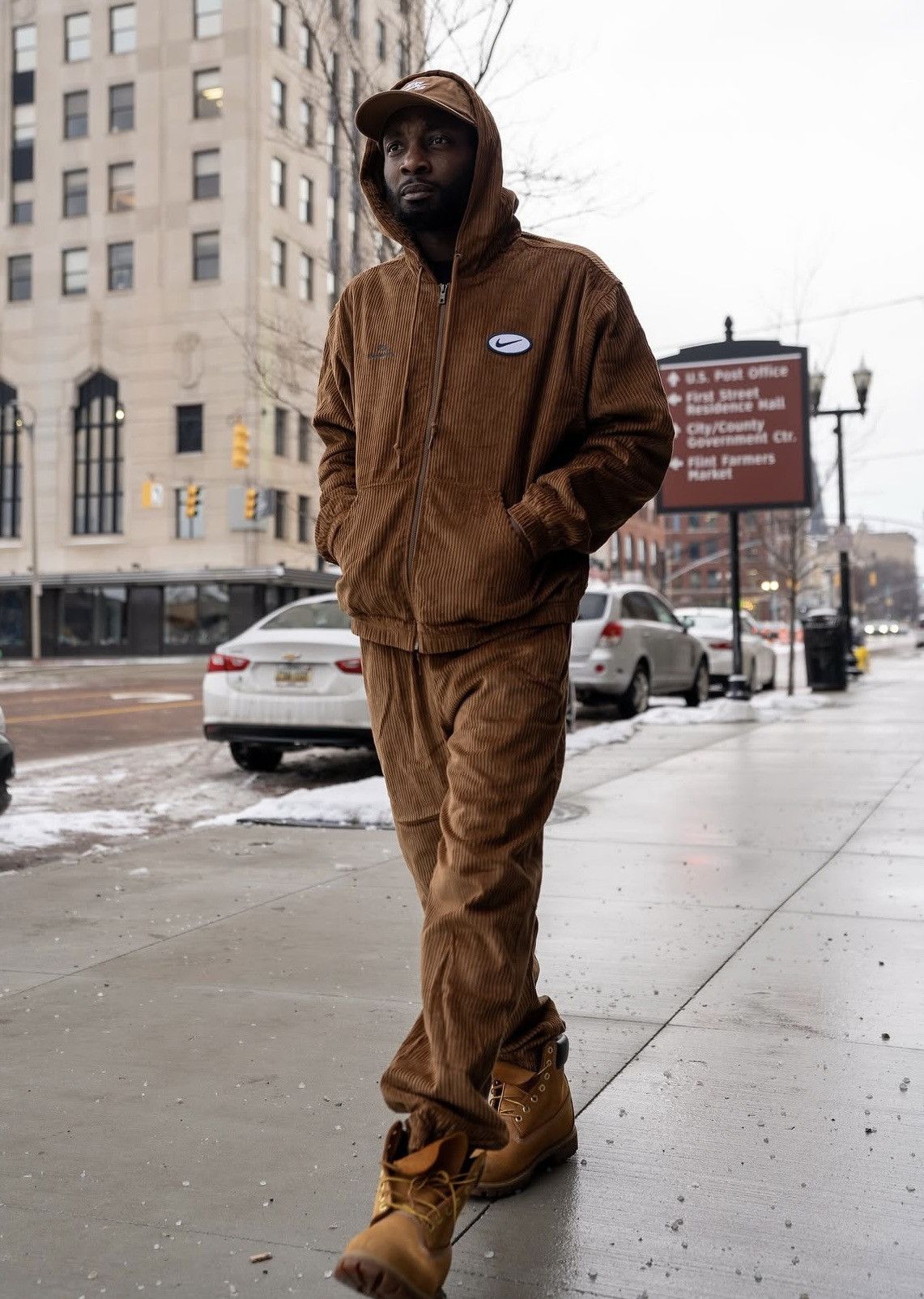 Nike Vintage Nike SB rap Y2K track suit jacket + pants velvet Size US L / EU 52-54 / 3 - 1 Thumbnail