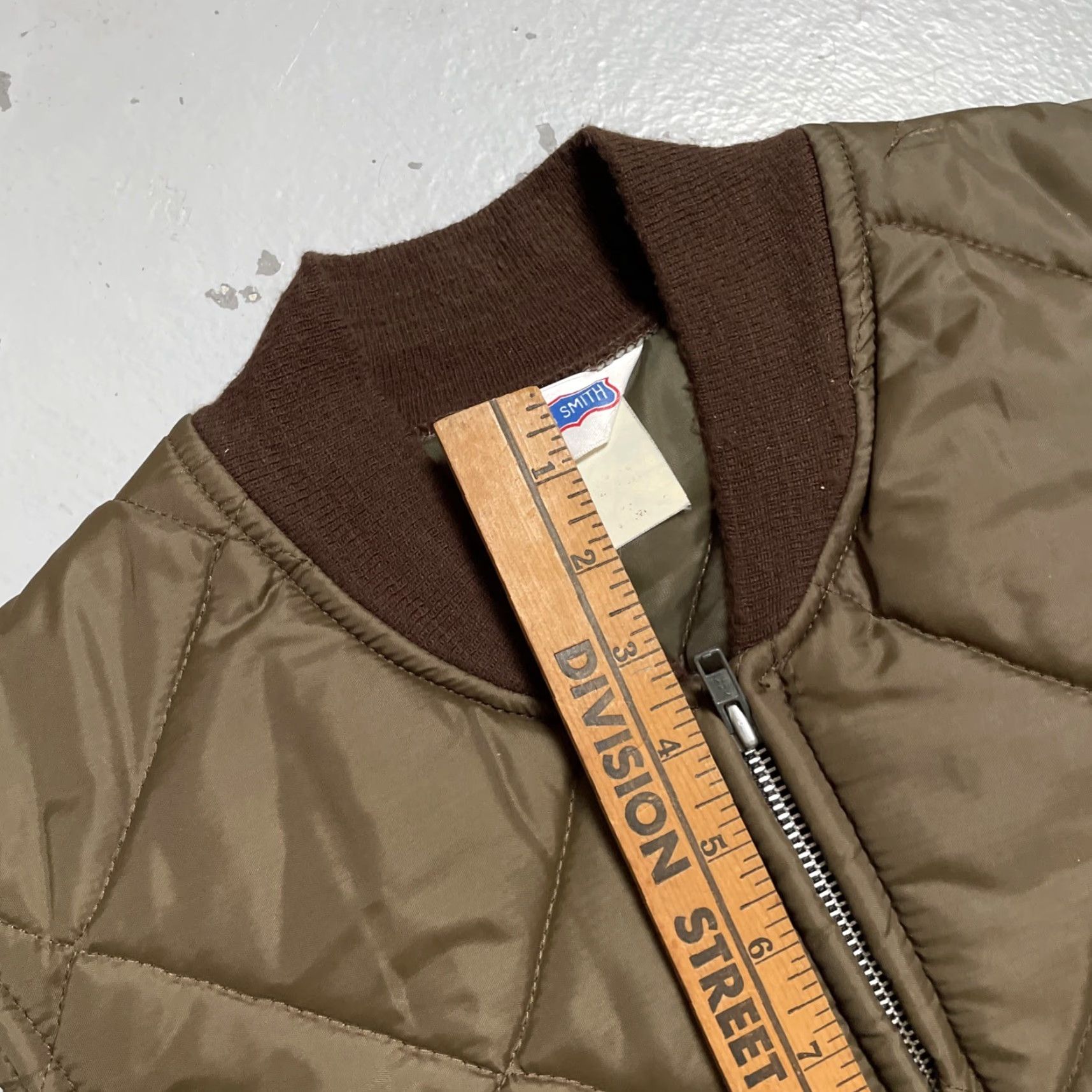 Vintage VINTAGE Big Smith Quilted Full Zip Insulated Puffer Work Vest Unisex Adults M Brown USA 90s 80s Workwear Logger Camp Hunting Mens Girls Womens Size US M / EU 48-50 / 2 - 3 Thumbnail