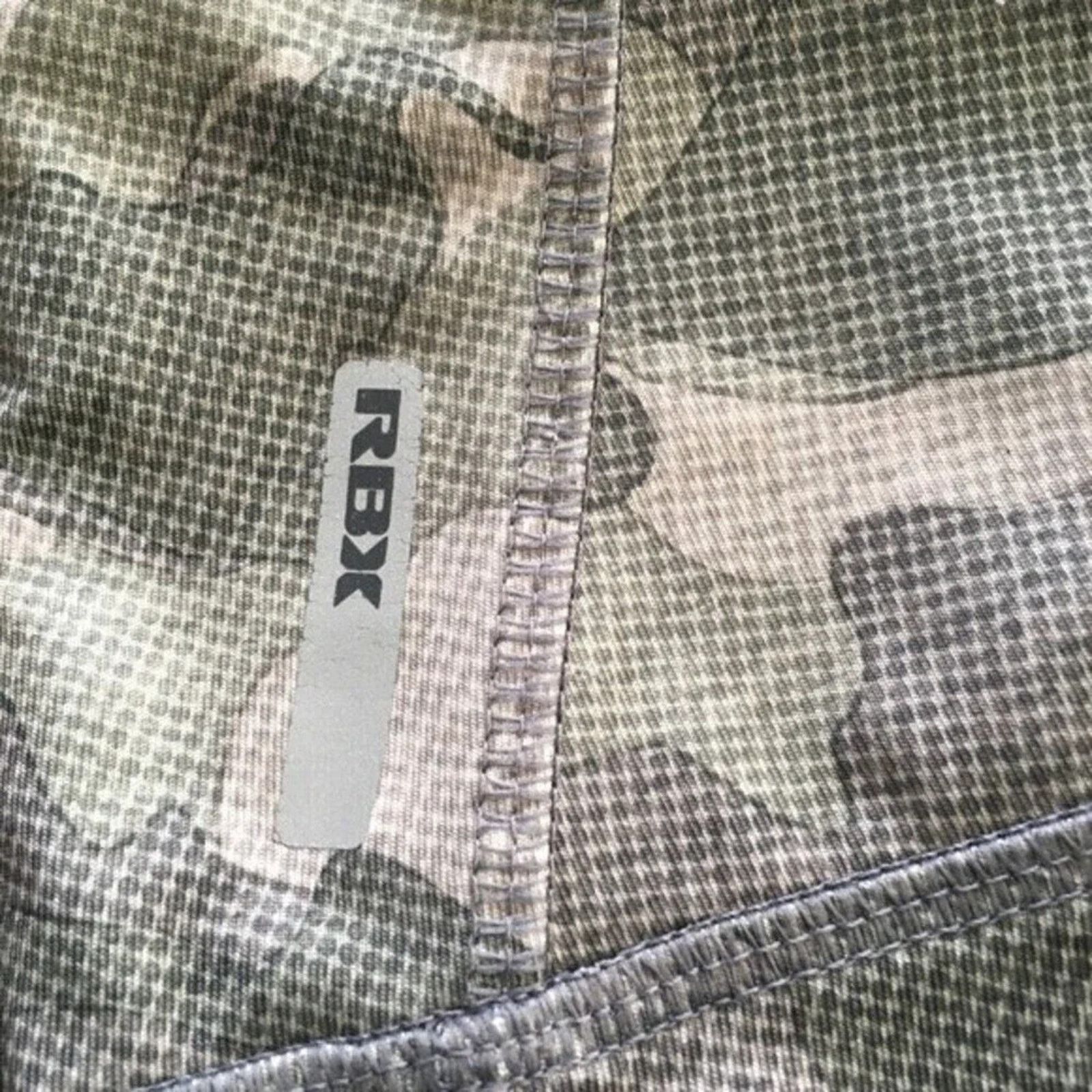 The Unbranded Brand RBX camo print leggings, size Medium Size 30" / US 8 / IT 44 - 6 Thumbnail