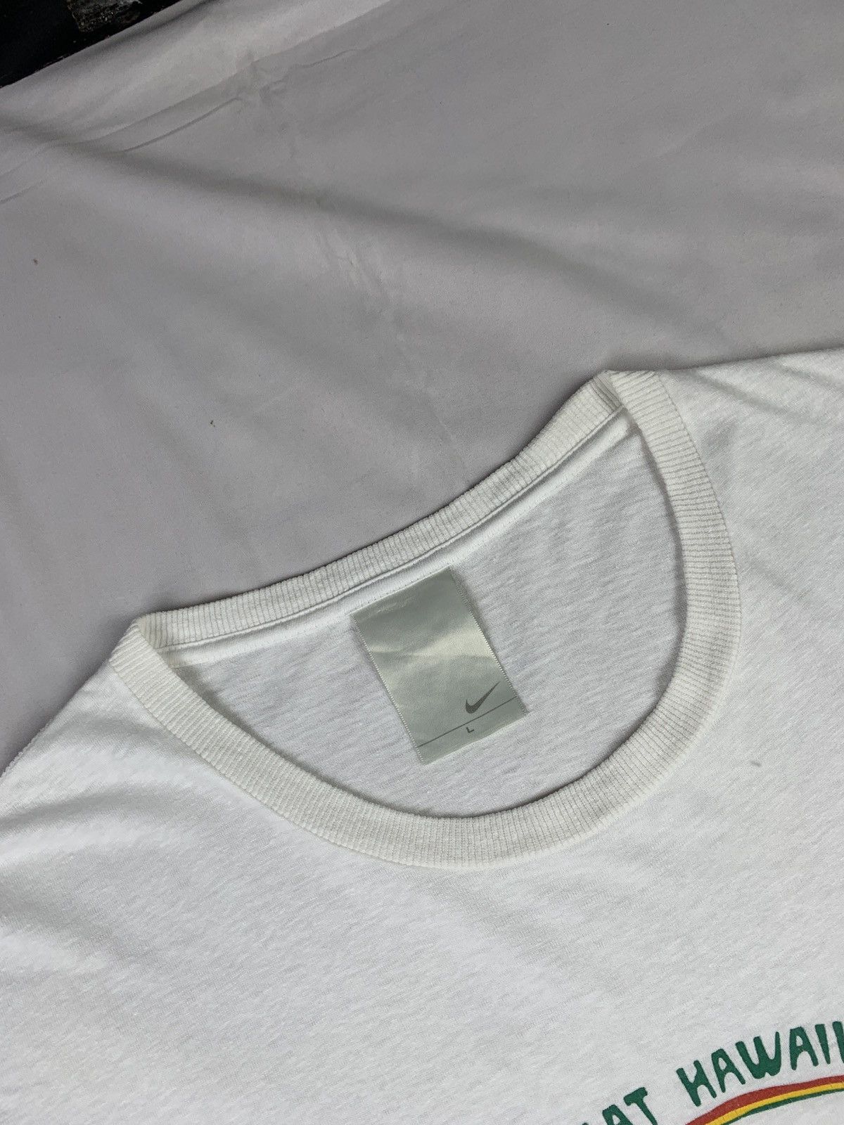 Nike 2000s Nike White Vintage Hawaiian Running Event Tee Size US L / EU 52-54 / 3 - 4 Thumbnail
