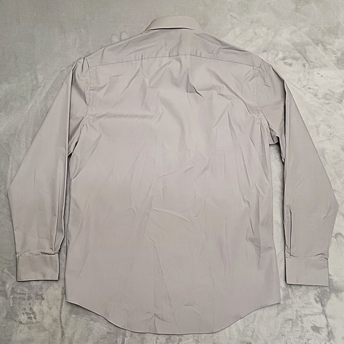 Van Heusen Van Heusen Shirt Mens LT Gray Fitted Tapered Waist Wrinkle Resistant Casual Button-Up Short Sleeve Collared 16 Size US L / EU 52-54 / 3 - 7 Thumbnail