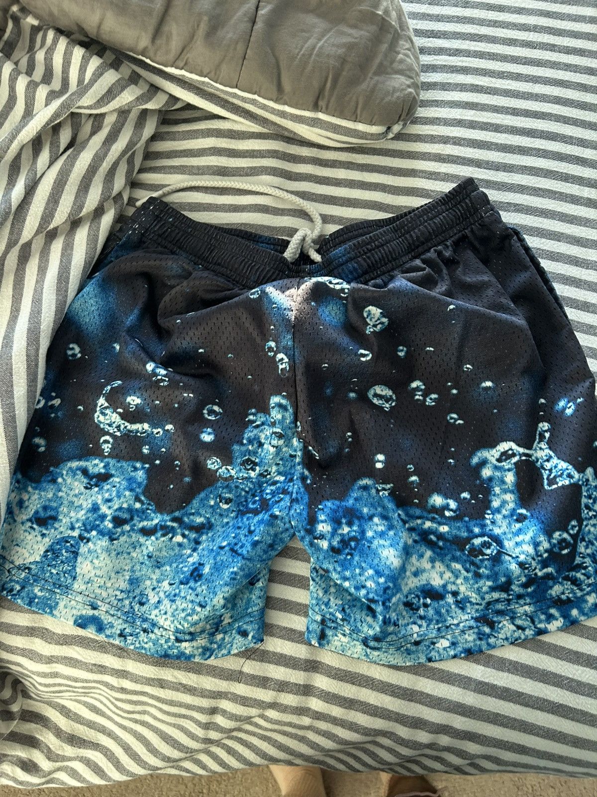 Other Overtime Blue Bubble Print Mesh Basketball Shorts Size US 28 / EU 44 - 2 Thumbnail