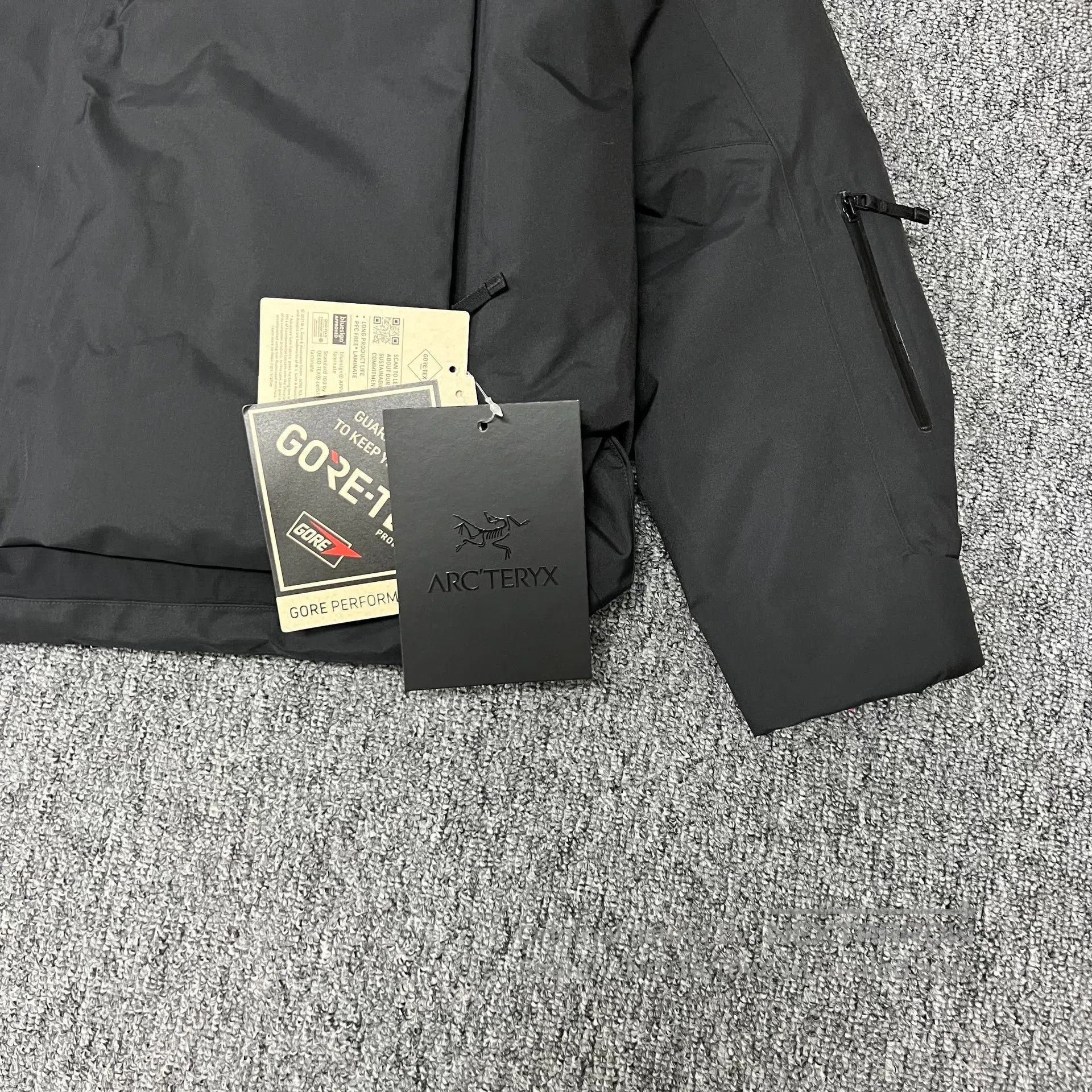 Arc'teryx ARC‘TERYX Andessa Down Jacket – A waterproof down jacket| Size L / US 10 / IT 46 - 5 Thumbnail