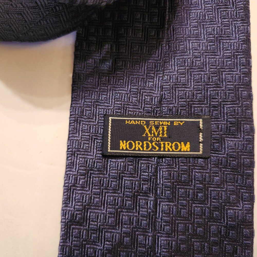 XMI Platinum XMI for Nordstrom men's new 100%silk tie 3 3/4" X 61 3/4" Size ONE SIZE - 2 Thumbnail