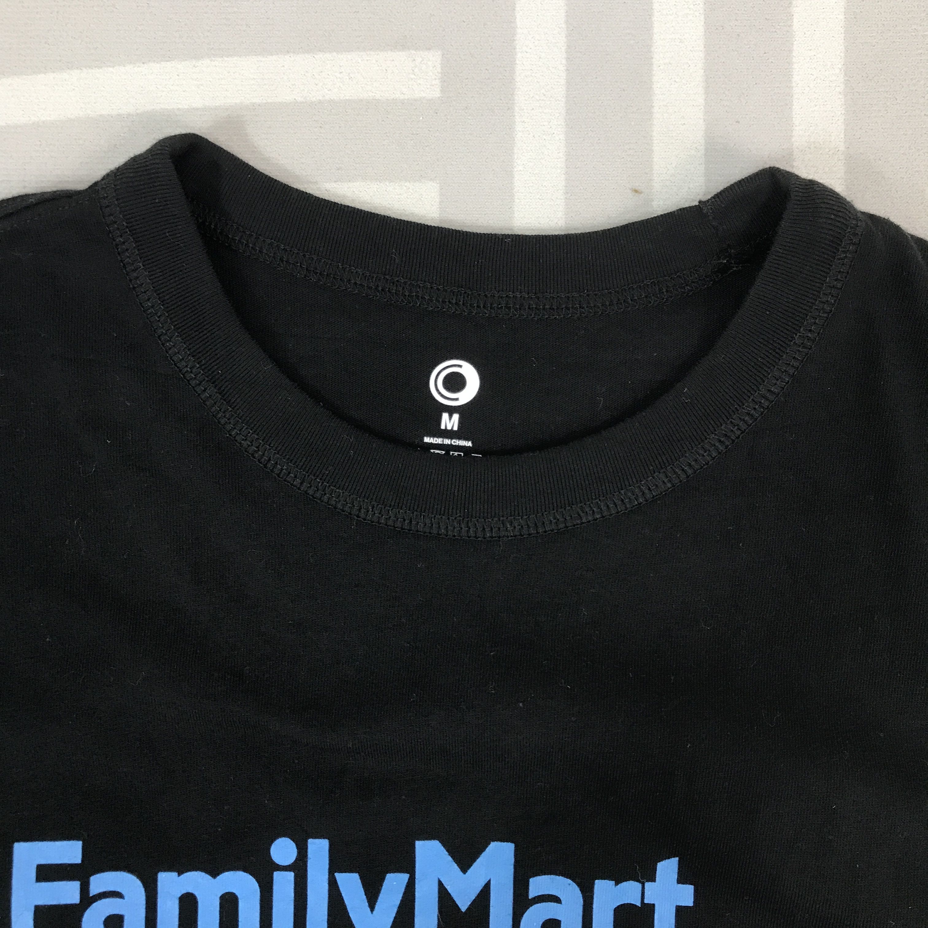 Japanese Brand Vintage Family Mart 40th Anniversary T-Shirt Size US M / EU 48-50 / 2 - 8 Thumbnail