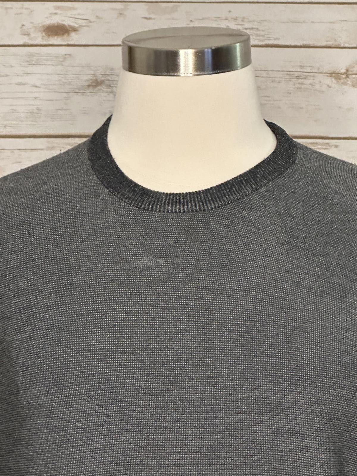Vince Vince 100% wool grey and black colorblock sweater Size XL Size US XL / EU 56 / 4 - 2 Thumbnail