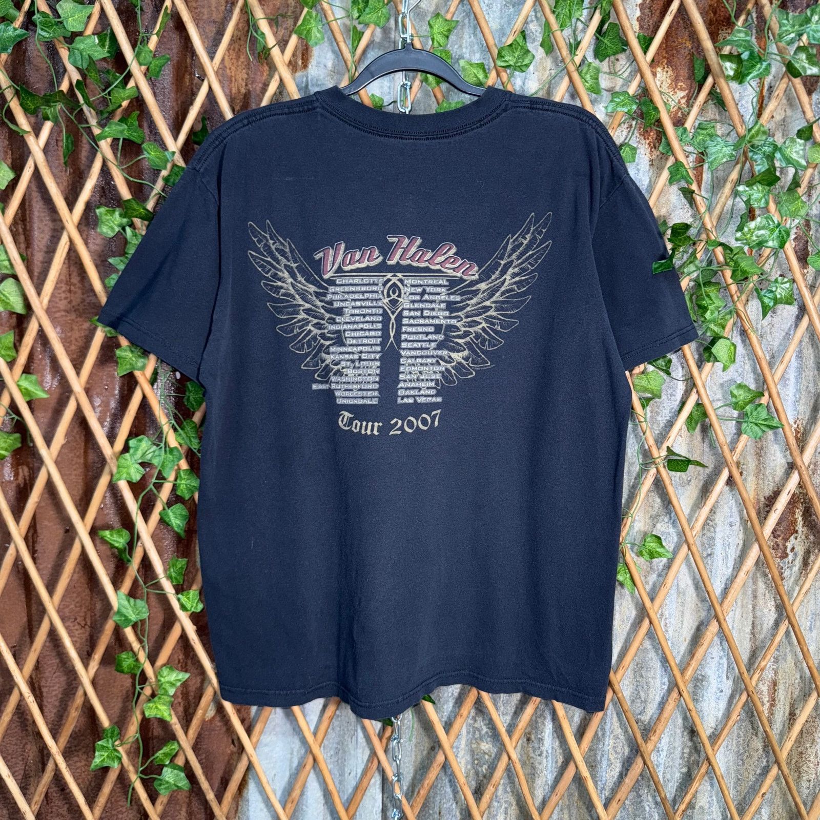 Anvil Vintage Y2K Van Halen Angel wing 00s rock band tour t-shirt Size US L / EU 52-54 / 3 - 2 Thumbnail