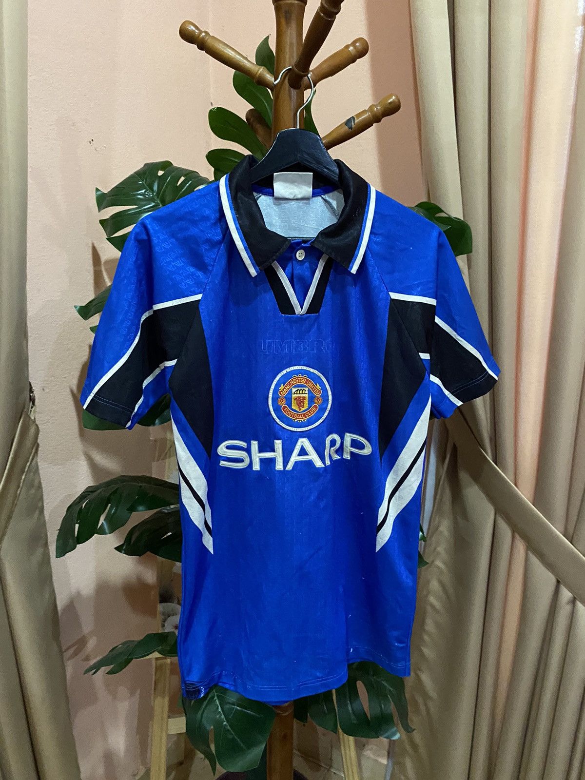 Umbro AUTHENTIC VINTAGE 90S MANCHESTER UNITED UMBRO JERSEY SHARP Size US S / EU 44-46 / 1 - 3 Thumbnail