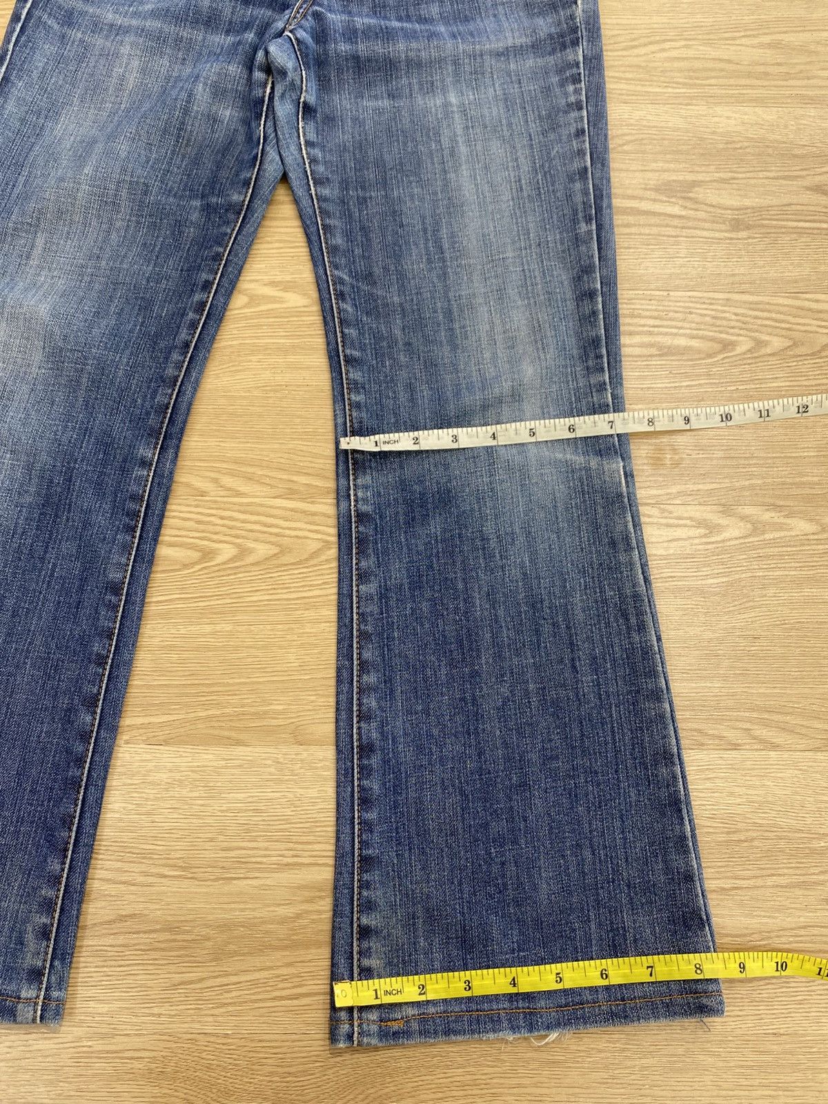 Uniqlo Uniqlo Japanese Brand Flare Blue Wash Style Jeans Size US 27 - 15 Thumbnail