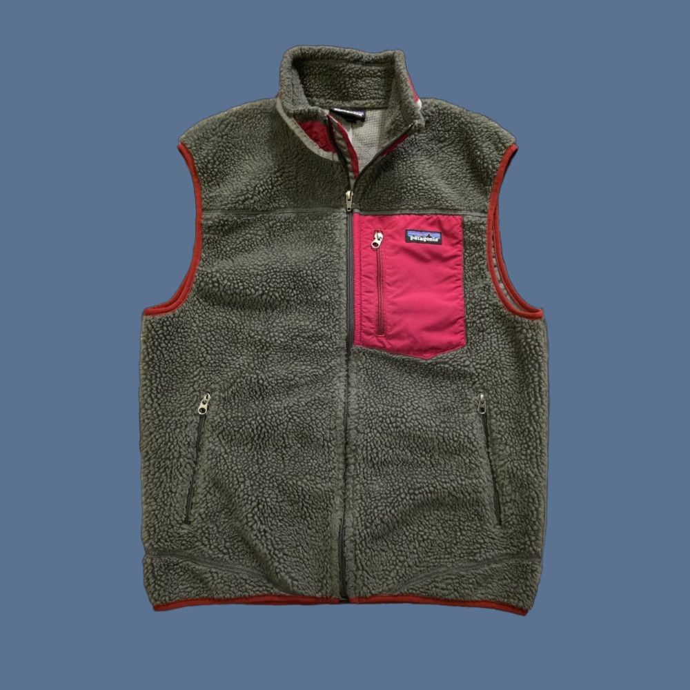 Patagonia Patagonia Vest Main Selling Point: Classic Retro-X Deep Pile Fleece Vest Dark Gray Red Trim Mens M Size US M / EU 48-50 / 2 - 1 Thumbnail