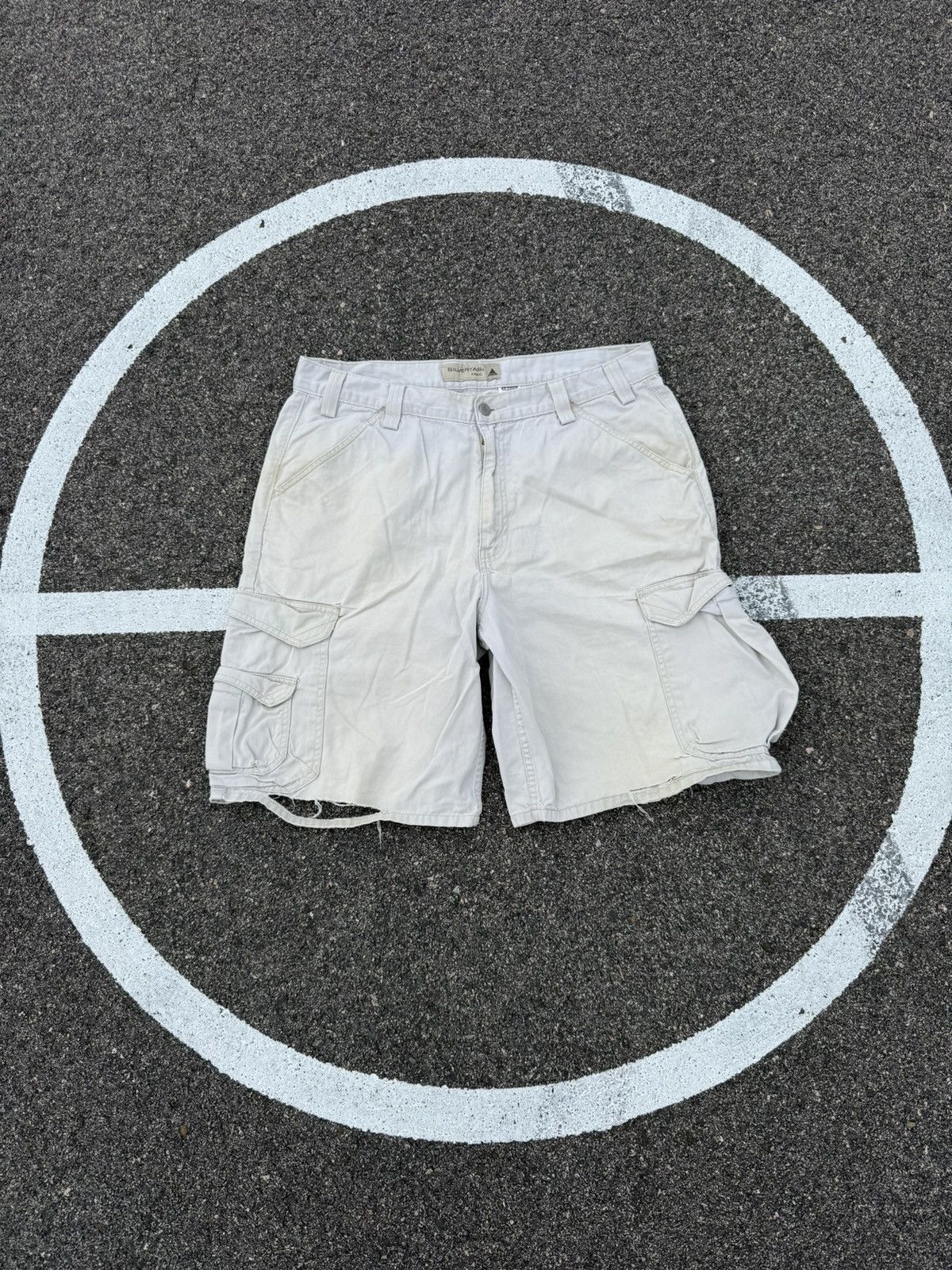 Levi's × Levi's Vintage Clothing Vintage Levi’s SilverTabs Khaki Cargo Shorts Baggy Y2K Size US 36 / EU 52 - 1 Thumbnail