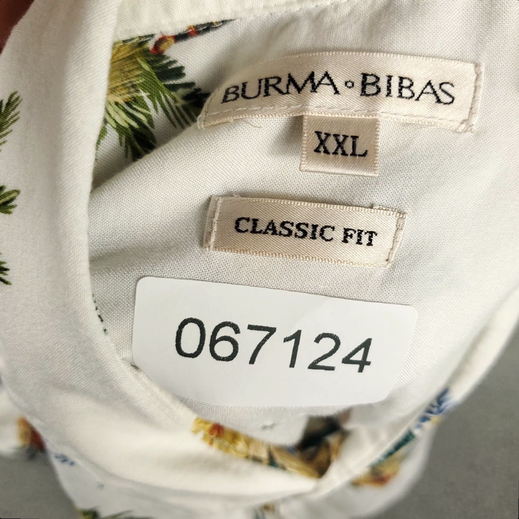 Vintage Burma Bibas Shirt Mens 2XL White Floral Rayon Button Up Short Sleeve Vintage? Size US XXL / EU 58 / 5 - 8 Thumbnail
