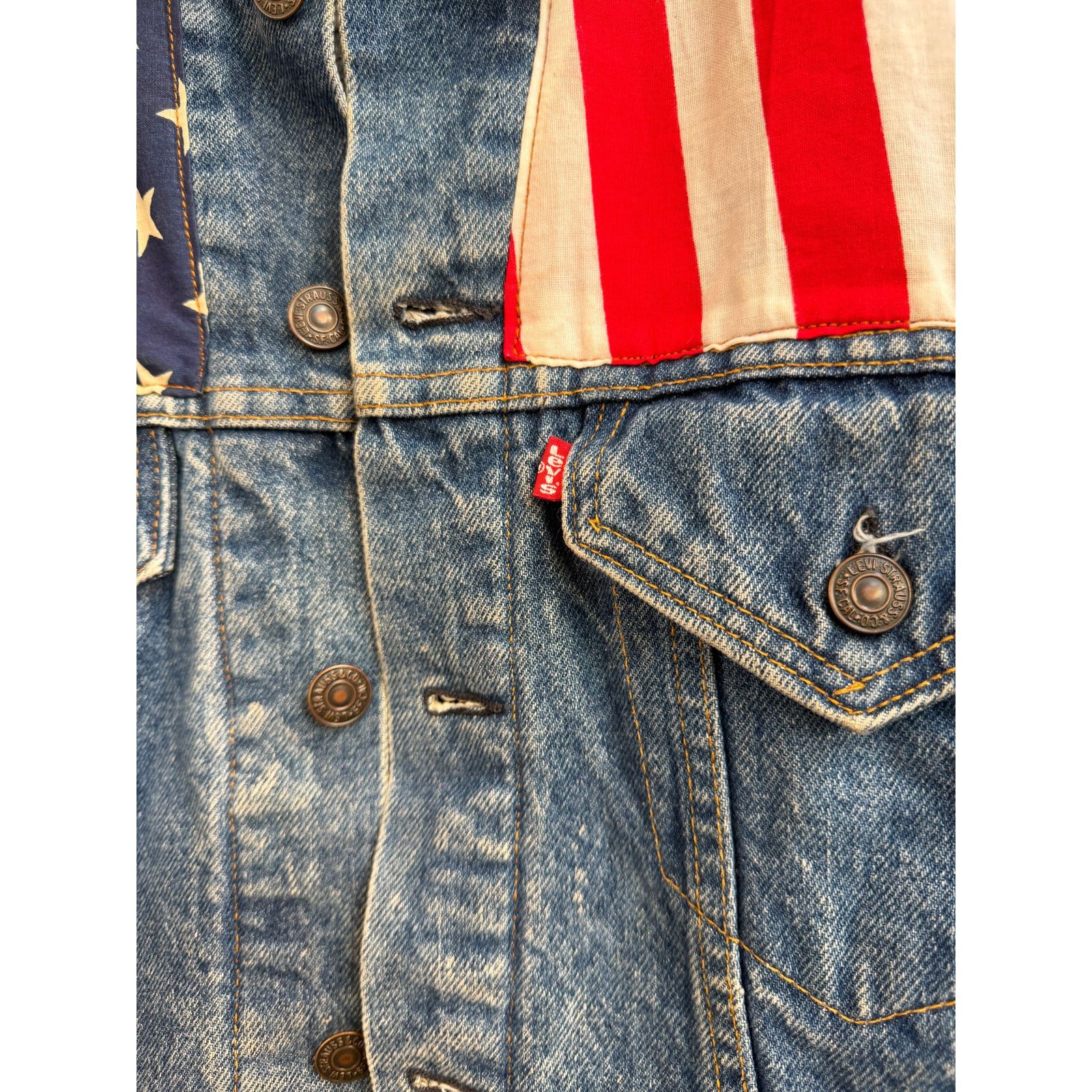 Levi's Levi's US Flag Studded Blanket Lined Denim Trucker Jacket Size US M / EU 48-50 / 2 - 4 Thumbnail