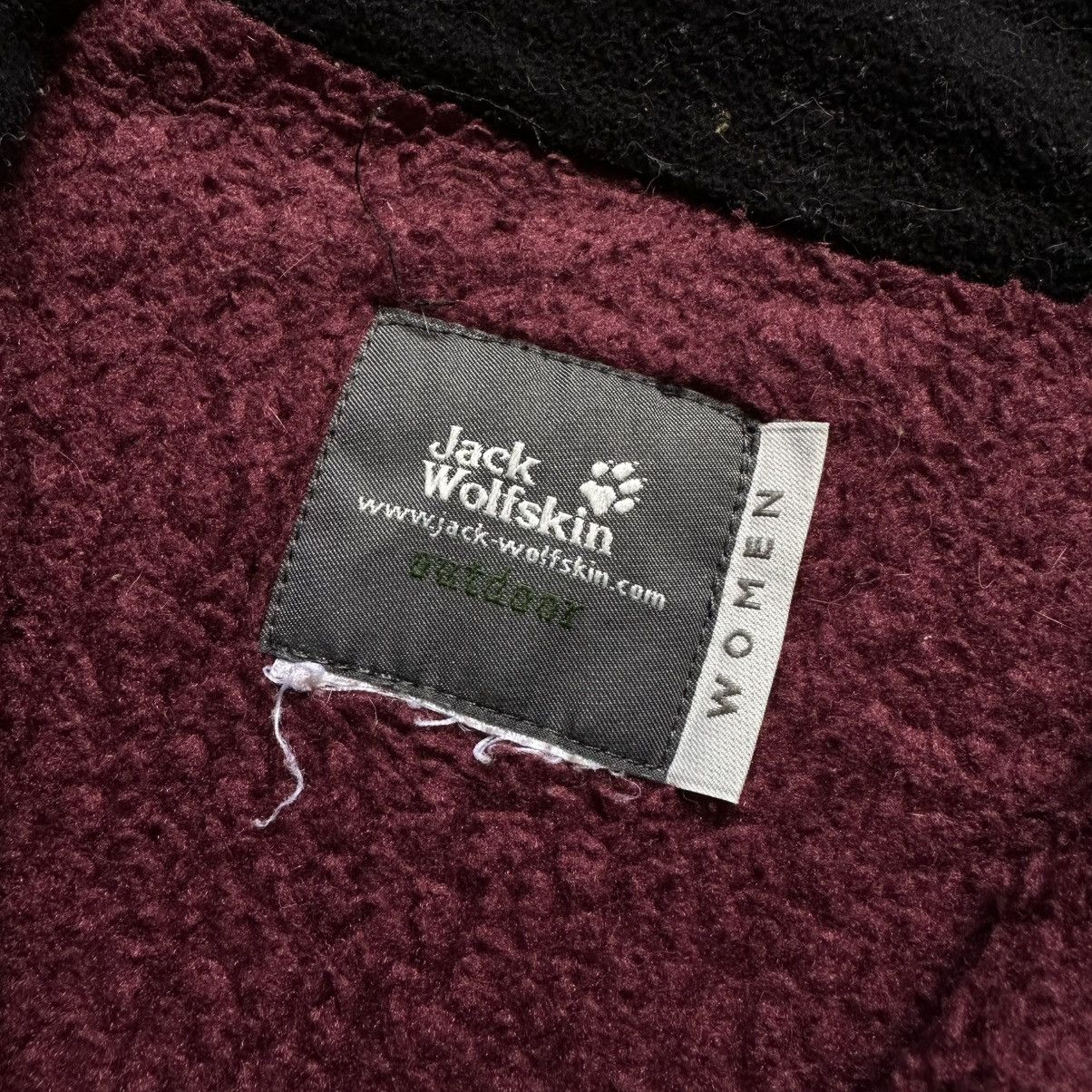 Jack Wolfskin VTG Women’s Fleece Jacket Size L Burgundy Zip Sweater Size L / US 10 / IT 46 - 11 Thumbnail