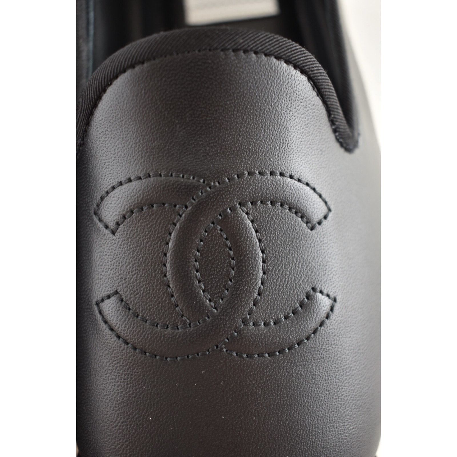 Chanel Chanel 23S Black Lambskin Grosgrain CC Logo Gold Heel Size US 7 / IT 37 - 9 Thumbnail