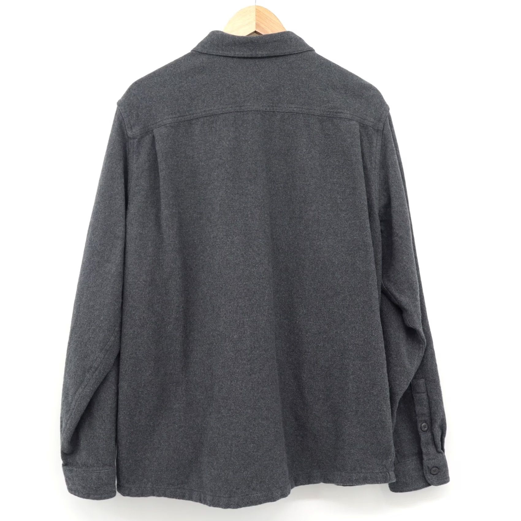 Patagonia Patagonia Shirt Long Sleeve Pique Fleece Grey XL Mens Button-Up Collared Pocketed 100% Polyester Size US XL / EU 56 / 4 - 2 Thumbnail