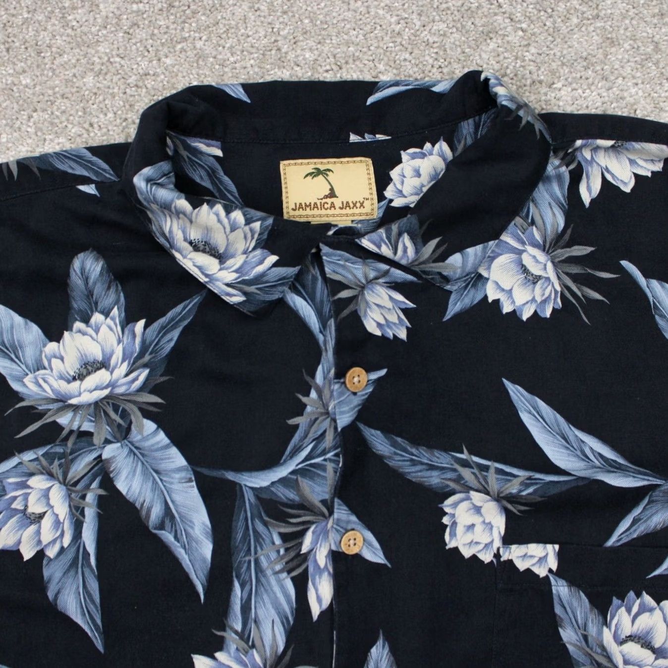 Vintage Jamaica Jaxx Silk Button-Up Floral Camp Shirt Men 2XL Blue S/S Collared Casual/Party/Cocktail All Seasons Shirt Mens 2XL Blue Floral Silk Button-Up Size US XXL / EU 58 / 5 - 5 Thumbnail