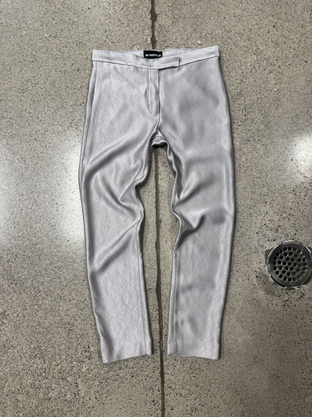 Ann Demeulemeester Ann Demeulemeester Glossy Silver Cropped Pants Size 24" / US 00 / IT 34 - 1 Thumbnail