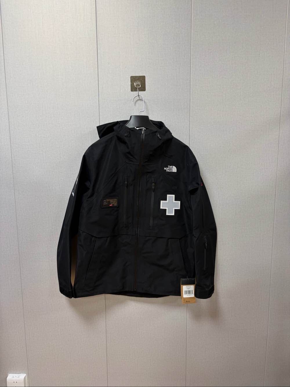 Supreme Supreme x The North Face Rescue Mountain Jacket M Size US M / EU 48-50 / 2 - 1 Thumbnail