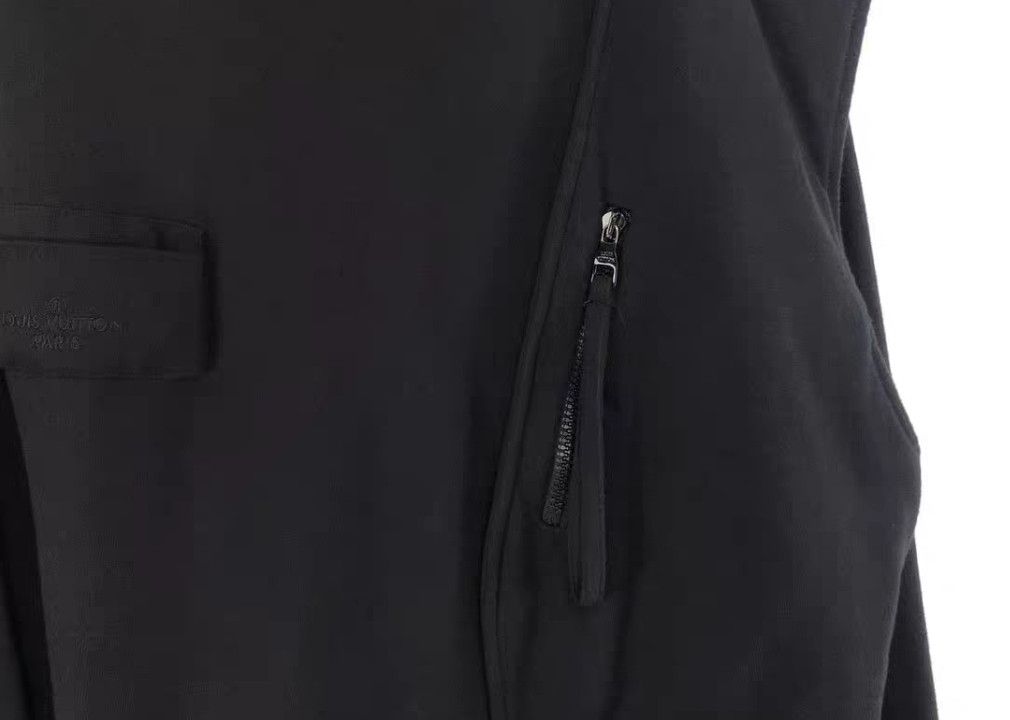 Louis Vuitton Louis Vuitton Tactical Vest Strap sweatshirt Size US M / EU 48-50 / 2 - 5 Thumbnail