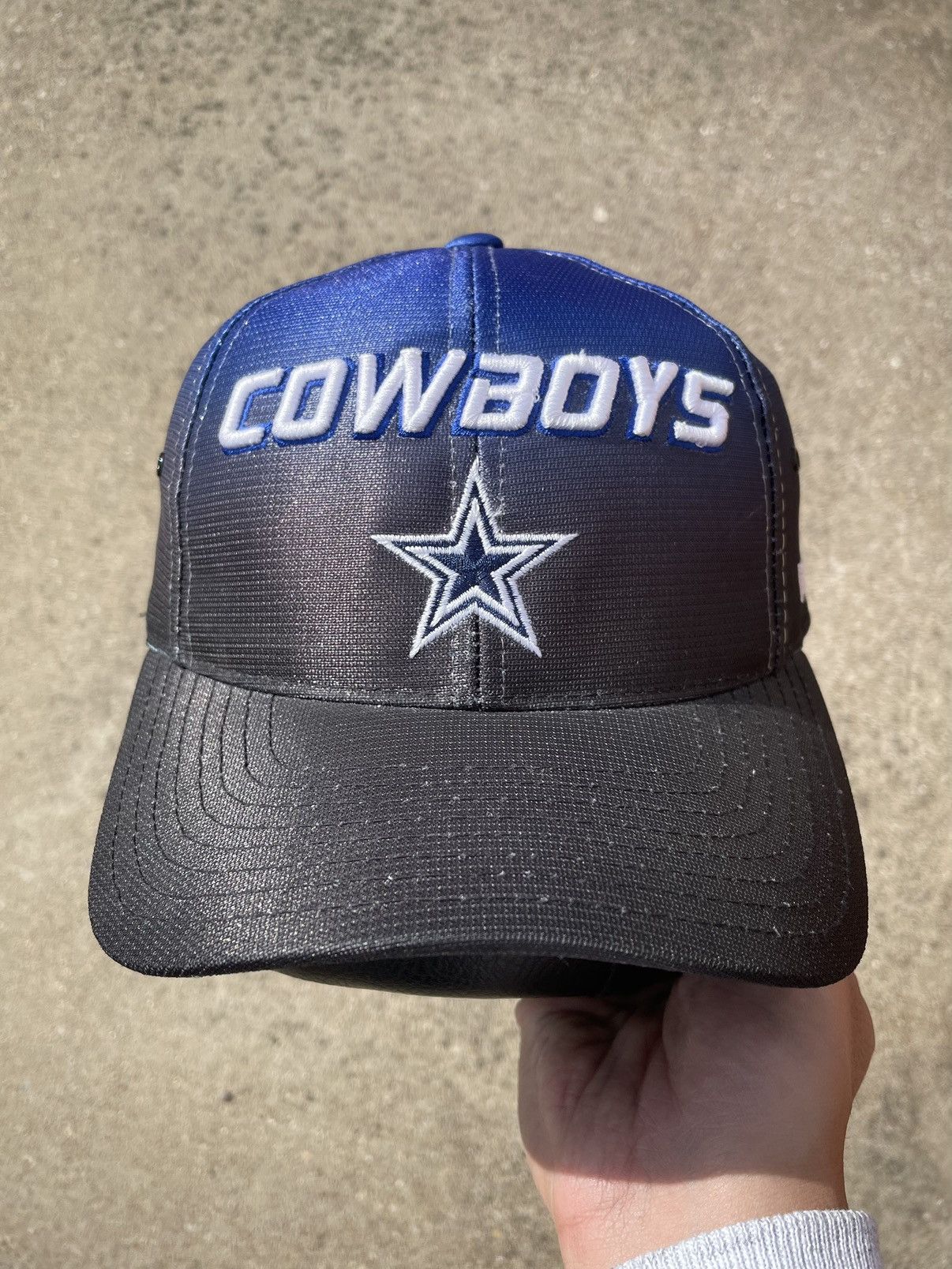 Puma Vintage Dallas Cowboys Puma Ombré Strapback Hat Size ONE SIZE - 1 Thumbnail