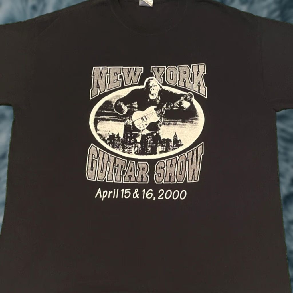 Vintage VINTAGE King Kong 90s Rock Horror Shirt XL Black Mens Short Sleeve T-Shirt NYC Guitar Show VTG 2000 Size US XL / EU 56 / 4 - 1 Thumbnail